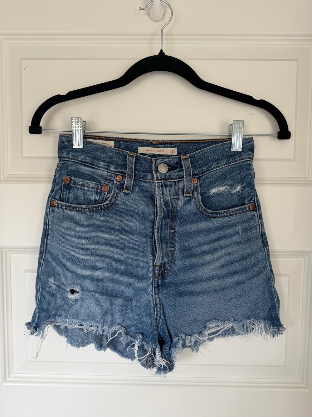 Levi’s High-Rise Distressed Denim Shorts - Blue